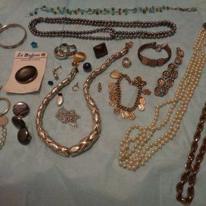 RETRO JEWELRY, PIECES, PARTS, MOSTLY REPAIR BUNDLE